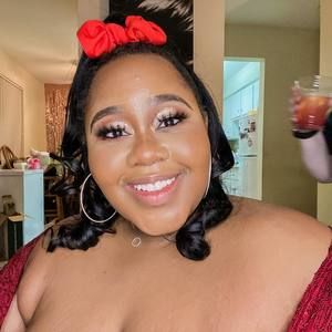 Meet your Posher, Briana